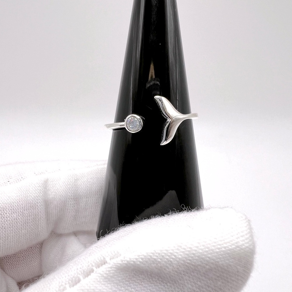 Sale $12 Firm! .925 Sterling Silver Whale Tail Ring - Picture 9 of 15